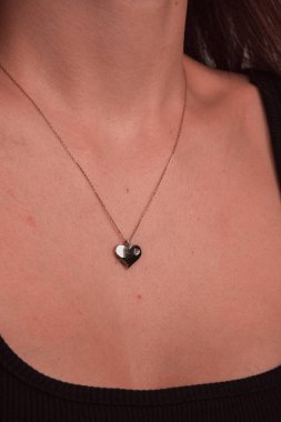 Kalın ve Zarif Elmas ve Altın İfade Parçaları