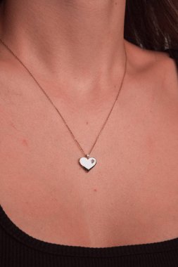 Kalın ve Zarif Elmas ve Altın İfade Parçaları