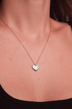 Kalın ve Zarif Elmas ve Altın İfade Parçaları