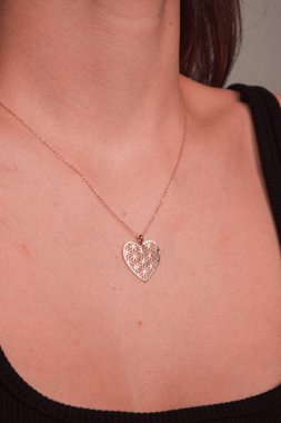 Kalın ve Zarif Elmas ve Altın İfade Parçaları