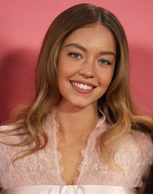 Sydney Sweeney, 17 Ekim 2025 'te İngiltere' nin başkenti Londra 'daki The Royal Festival Hall' da düzenlenen 69..