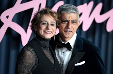 Saadiya Khan ve Sadiq Khan, 2001 Aralık 2025 'te Royal Albert Hall' da düzenlenen Moda Ödülleri 'ne katıldılar..