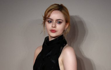 Viola Prettejohn, 2 Aralık 2025 'te Londra' da Odeon Luxe Leicester Meydanı 'nda Amadeus' un dünya prömiyerine katılır..