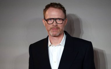 Paul Bettany, 2 Aralık 2025 tarihinde Londra, İngiltere 'de bulunan Odeon Luxe Leicester Meydanı' nda Amadeus 'un dünya prömiyerine katılır..