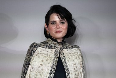 Gabrielle Creevy, 2 Aralık 2025 'te Londra, İngiltere' de bulunan Odeon Luxe Leicester Meydanı 'nda Amadeus' un dünya prömiyerine katılır..