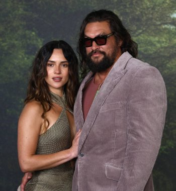 Adria Arjona ve Jason Momoa 22 Ocak 2026 'da Londra' da Cineworld Leicester Meydanı 'ndaki The Wrecking Crew UK özel gösterimine katıldılar..