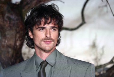 Jacob Elordi, İngiltere 'deki Uğultulu Tepeler İngiltere prömiyerine 5 Şubat 2026' da Londra 'da Odeon Luxe Leicester Meydanı' nda katılır..