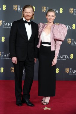 Jesse Plemons ve Kirsten Dunst 22 Şubat 2026 'da Londra, İngiltere' deki The Royal Festival Hall 'da düzenlenen 2026 EE BAFTA Film Ödülleri' ne katıldılar..
