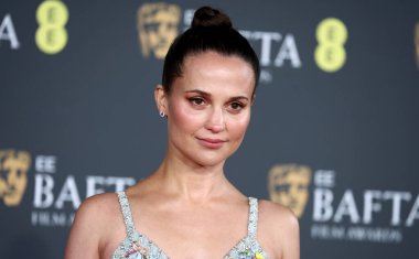 Alicia Vikander 22 Şubat 2026 'da Londra' da Royal Festival Hall 'da 2026 EE BAFTA Film Ödüllerine katılmıştır..