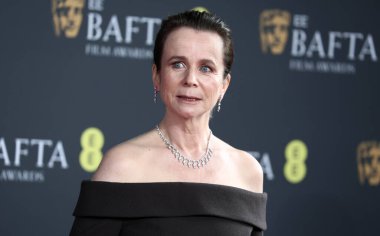 Emily Watson 22 Şubat 2026 'da Londra' da Royal Festival Hall 'da 2026 EE BAFTA Film Ödülleri' ne katılır..