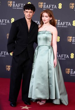 Noah Jupe ve Sadie Sink, 22 Şubat 2026 'da İngiltere' nin başkenti Londra 'da düzenlenen The Royal Festival Hall' da 2026 EE BAFTA Film Ödülleri 'ne katılmıştır..