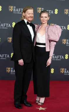 Jesse Plemons ve Kirsten Dunst 22 Şubat 2026 'da Londra, İngiltere' deki The Royal Festival Hall 'da düzenlenen 2026 EE BAFTA Film Ödülleri' ne katıldılar..