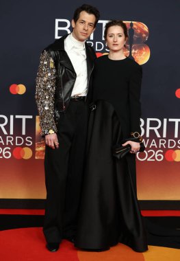Mark Ronson ve Grace Gummer, 28 Şubat 2026 tarihinde Manchester, İngiltere 'deki Co-op Live' da BRIT Ödülleri 'ne katıldılar..