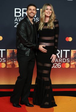 Joel Dommett ve Hannah Cooper-Dommett, 28 Şubat 2026 tarihinde Manchester, İngiltere 'de Kooperatif' te BRIT Ödülleri 'ne katıldılar..