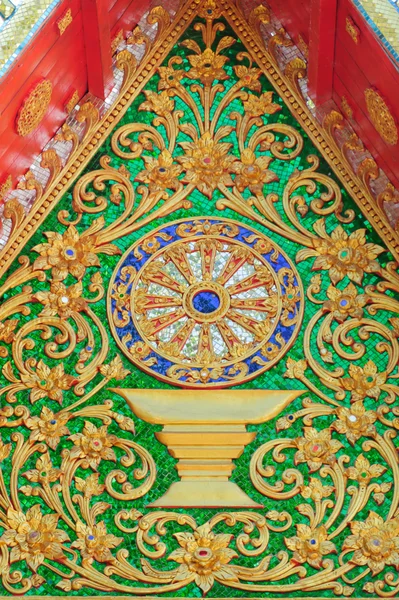 Close-up de parede decorada em frente a Wat Si Pan Ton — Fotografia de Stock