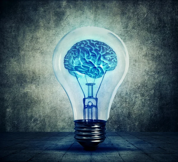Cérebro lâmpada brilhando — Fotografia de Stock
