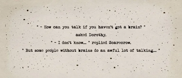 Cómo Puedes Hablar Tienes Cerebro Preguntó Dorothy Respondió Espantapájaros Pero —  Fotos de Stock