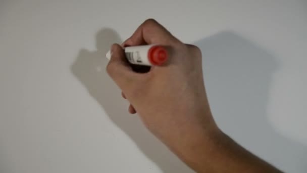 Mão masculina escrita Pare de falar no quadro branco — Vídeo de Stock