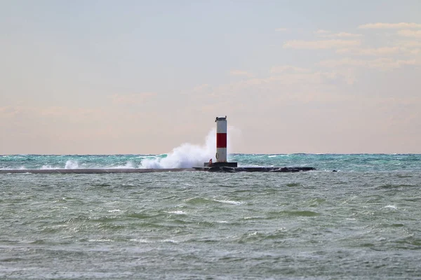 Breakwater Větrného Zataženého Dne Ludington Michigan — Stock fotografie