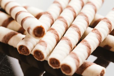 bir yansıtılmış arka plan closeup doldurma fıstıklı Rulo Gofret