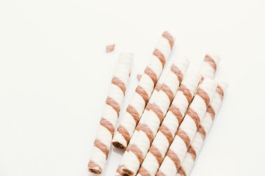 üzerinde bir ışık ayna arka plan doldurarak fıstıklı rulo gofret