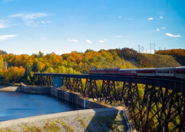Sonbaharda sahne gezisi