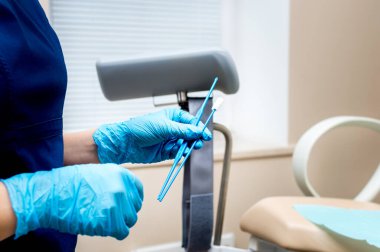 Jinekolog hastadan flora örneği almak için genel bir inceleme yapacak. Jinekoloji konsepti. Vajinal Smear