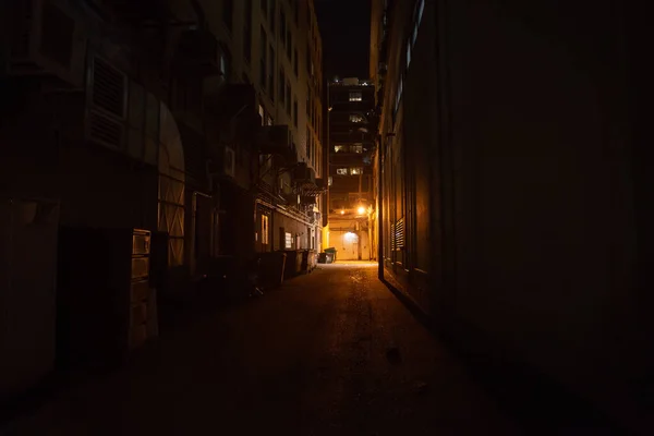 Dark Eerie Urban City Alley Night — Stock Photo, Image