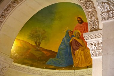 Katolik geleneğinin, Bakire Meryem 'in evi olduğu yerde kurulmuştur..