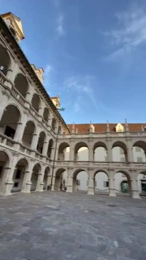 Graz 'daki Landhaus binası. Bu tarzın en ünlü binalarından biri olan Landhaus, Domenico Dell 'Allio tarafından tasarlandı ve yerel yöneticiler tarafından bir hükümet merkezi olarak kullanıldı..
