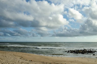 Tanneeru Bhavi, Mangalore, Hindistan 'daki sahil ve bulutlar