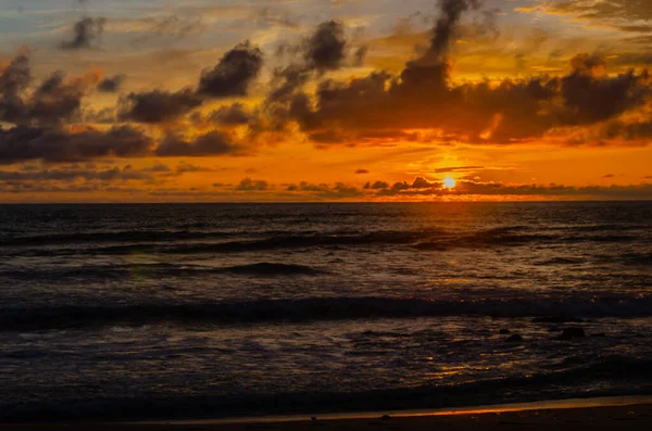 Chmurny Zachód Słońca Plaży Tanneeru Bhavi Mangalore Indie — Zdjęcie stockowe