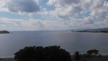 Ada Gili Layar 'dan Gili Rengit' e, Lombok 'a, Endonezya' ya, Güneydoğu Asya 'ya. Endonezya' nın çevresindeki Gili Layar Adası 'nın manzarası.