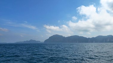 Ko Phi Phi Don Adası Kireçtaşı karistiyle kaplı, Krabi Eyaleti, Tayland, Güneydoğu Asya.