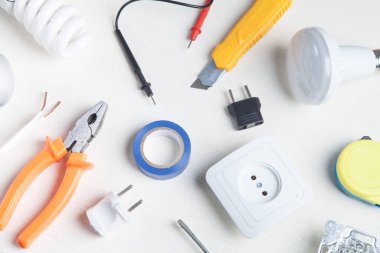 Çalışma araçları ve parçaları. Elektriksel nesneler