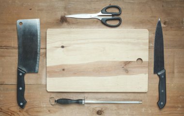 Mutfak bıçakları, makas ve kesme blokları..