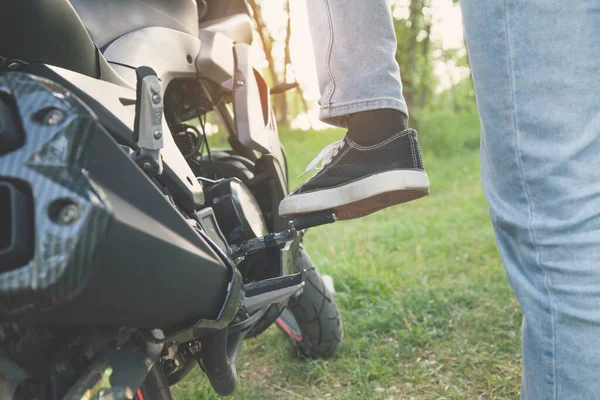 Mulai Mesin Sepeda Motor Dengan Kaki Mulai — Stok Foto