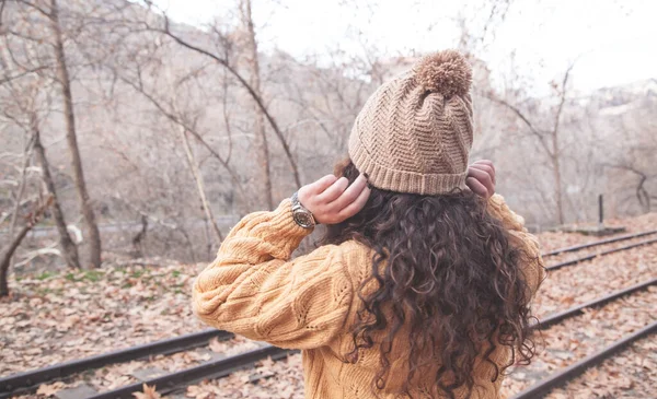 Femme Caucasienne Chapeau Mode Dans Parc Automne — Photo