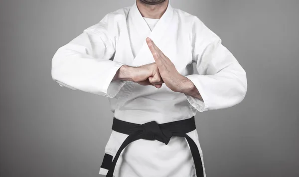 Biały Człowiek Uprawiający Karate Sztuka Walki — Zdjęcie stockowe