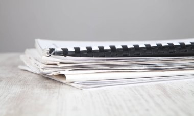 Bir yığın belge. İş masası. Ofis
