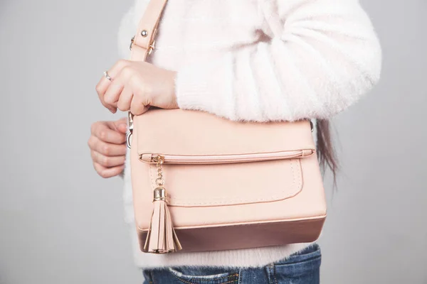 Girl Holding Bag Studio Fashion Lifestyle — Stock Photo, Image