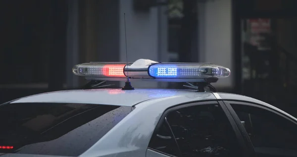 Червоне Синє Світло Блимає Поліцейський Автомобіль Місті — стокове фото