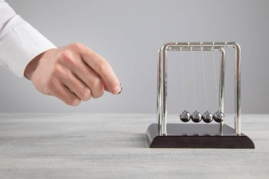 Beşik topları masaya. İş dünyası