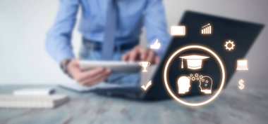 Online eğitim. Öğreniyorum. Yetenek geliştirme