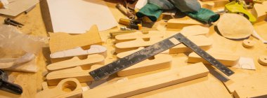 Ahşap atölyesi. Oyma için çalışma yeri