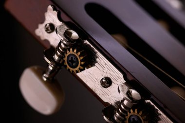 Eski anahtarlı eski bir cep.