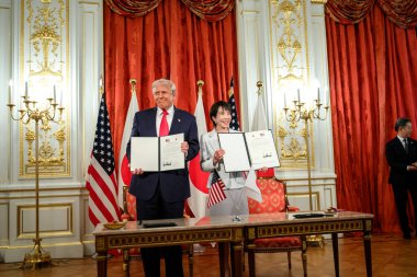 Tokyo, Japonya 'daki Akasaka Sarayı. 28 Ekim 2025: Başkan Donald Trump, Japonya Başbakanı Sanae Takaichi ile ikili bir toplantıya katıldı,