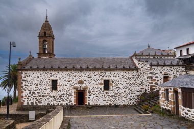 20 Ağustos 2024 - İspanya: San Andres de Teixido mabedi İspanya 'nın La Coruna Galicia eyaletinde ve Cape Ortegal yakınlarında bulunan bir şapeldir. Burası ünlü bir hac mekanıdır. Buna göre...