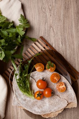 taze yeşil sebze kiraz domates salatası