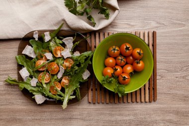 taze yeşil sebze kiraz domates salatası